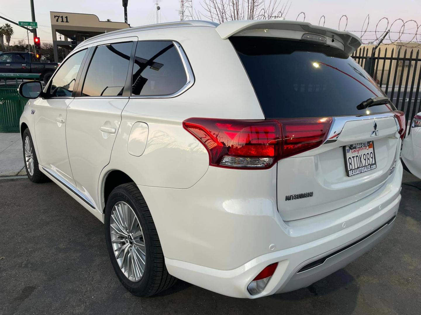 2019 WHITE /BLACK Mitsubishi Outlander PHEV (JA4J24A59KZ) , located at 744 E Miner Ave, Stockton, CA, 95202, (209) 944-5770, 37.956863, -121.282082 - PLUS TAXES AND FEES - Photo#12